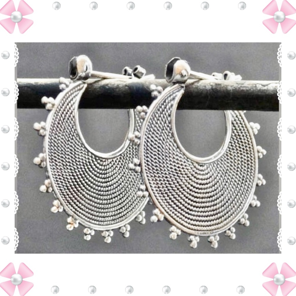 Earrings - sterling silver - circle - edgy - unique. Gently pre-loved -worn once - Picture 9 of 9